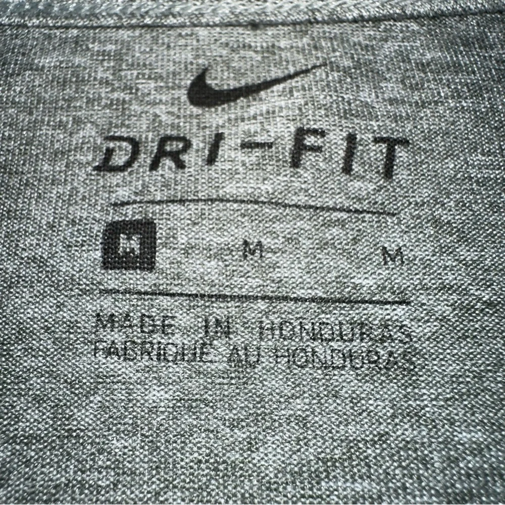 Nike dri-fit‎ shirt Heather gray medium long sleeve
